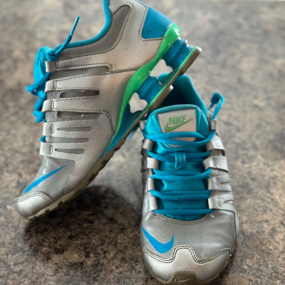 5.5 children’s Nike Shox